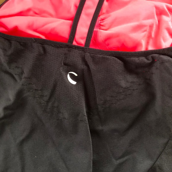 Active wear top size L - Picture 3 of 3